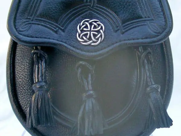 Black leather sporran with tassels