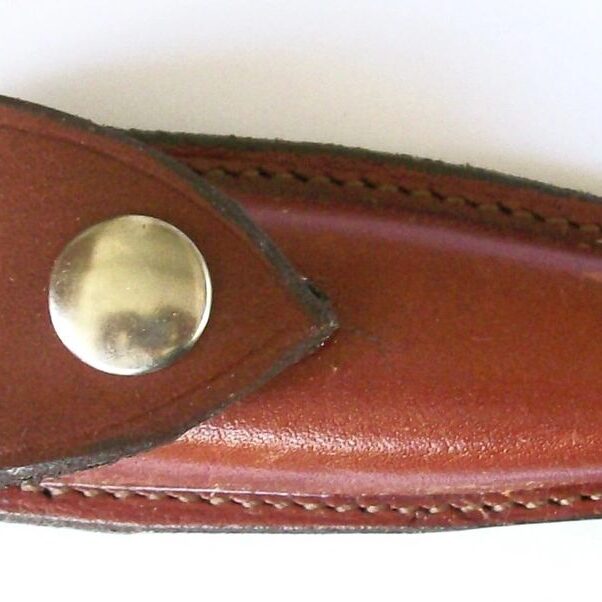 Leather knife sheath with button closure