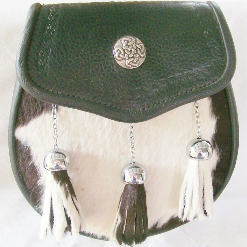 Black and white sporran with chains