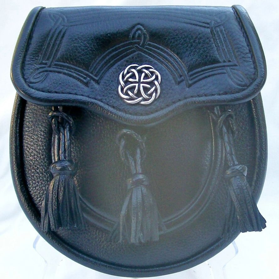 Black leather sporran with tassels